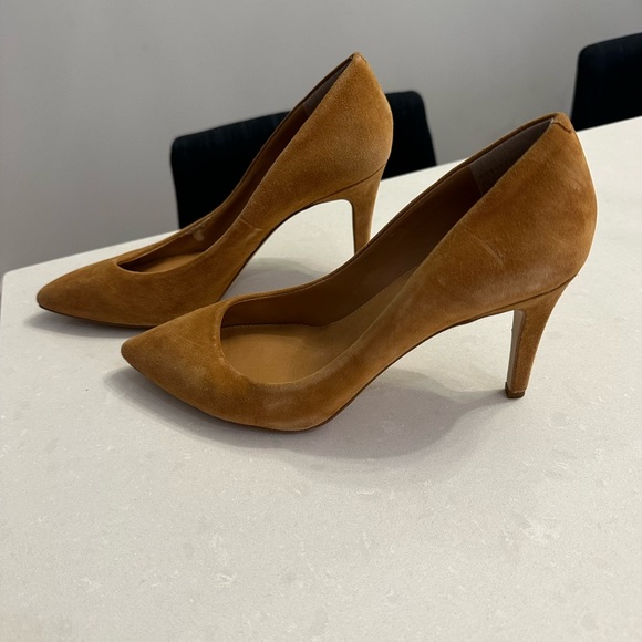 JCrew heels in tan suede size 8 1/2. Gently worn. - Picture 3 of 4